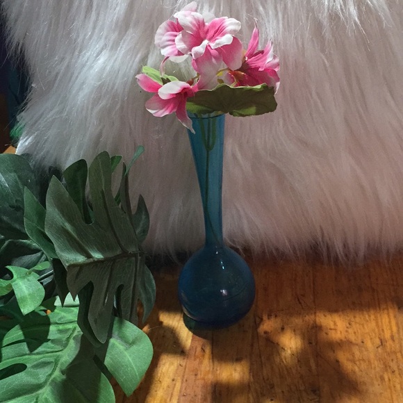 Antique hand blown vase - Picture 1 of 3